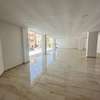 SHOWROOM 180m2 A NGOR thumb 0