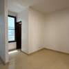 Appartement moderne lumineux avec grandes baies vitrées thumb 6