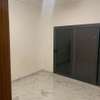 Moderne et chic 2 chambres salon thumb 7