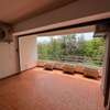 APPARTEMENT F2 À VENDRE AU POINT E thumb 5