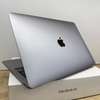 MacBook Air M1 13.3 pouces  dans sa boite thumb 2