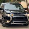 Mitsubishi Outlander 2019 venant 7 places 4 cylindres thumb 0