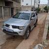 Mitsubishi L200 4x4 double cabine gris argenté thumb 0