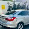 Ford Focus SE thumb 3