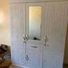 Armoire marron blanc et noire thumb 10