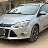 Ford Focus Année 2012 très bon état thumb 2