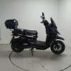 Scooter électrique noir compact avec coffres arrière thumb 3