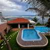 VILLA DE PRESTIGE PIEDS DANS L'EAU-– 900 m² 🌴 thumb 2