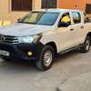 Toyota hilux thumb 0