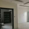 Appartement F3 tout neuf à louer à Yoff au 3e étage thumb 4