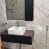 Maison moderne 5 chambres 4 salles de bain lumineuse thumb 12