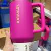Stanley gourde isotherme 1,18 L rose ergonomique thumb 0