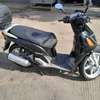 Yekh Gnak Moto Honda SH en très bon état. thumb 5