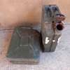 Jerrycan pour carburant thumb 1