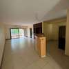 APPARTEMENT F2 À VENDRE AU POINT E thumb 3