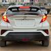 Toyota C-HR hybride SUV compact blanc économique thumb 3