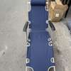 Chaise longue pliable avec accoudoirs thumb 1