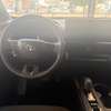 Toyota CHR 2024 SUV blanc toit noir thumb 1