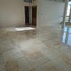 A louer un grand appartement thumb 1