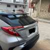 Toyota C-HR SUV compact argent jantes alliage noires thumb 6