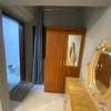 Chambre sdb avec spot lumineux meublee thumb 11