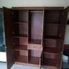Armoire marron ,blanc et noire thumb 12