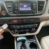 Kia carnival 2017 thumb 12