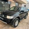 Mitsubishi pajero thumb 0
