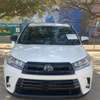 Toyota Highlander limited 7 places thumb 0