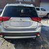 Mitsubishi Outlander thumb 3