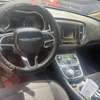 Chrysler 200 thumb 2