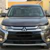 Mitsubishi Outlander 7 places 2016 thumb 0