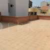 Superbe Villa R+1 avec Piscine et Jardin aux Almadies thumb 1