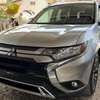 Mitsubishi Outlander thumb 2