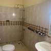 Chambre avec salle de bain à Ouakam thumb 2