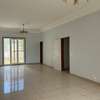 Grande villa aux Almadies pour habitation ou bureaux thumb 8