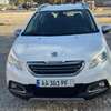 Peugeot 2008 SUV compact blanc jantes alliage thumb 1