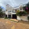 Villa à vendre aux Almadies juste derrière Philippe Moris thumb 0