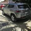 Jeep Compass 2018 SUV argent robuste et polyvalent thumb 3