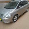 Toyota avensis verso 7 places thumb 4