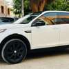 Land Rover Discovery Sport blanc jantes noires SUV thumb 3
