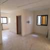 IMMEUBLE 🏢 NEUF R+4 A LOUER NGOR ALMADIE thumb 3
