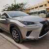 LEXUS NX300 thumb 3