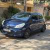 Toyota yaris thumb 6