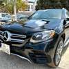 Mercedes-Benz GLC300 thumb 1