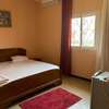 Saly chambre meuble avec salle de bain accès piscine thumb 3