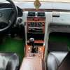 Mercedes benz e 200 thumb 2