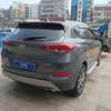 Hyundai Tucson SUV gris spacieux polyvalent thumb 4