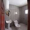 Appartements F3 à louer à la zone de Recasement thumb 6