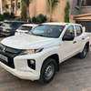Mitsubishi L200 double cabine 2020 thumb 9